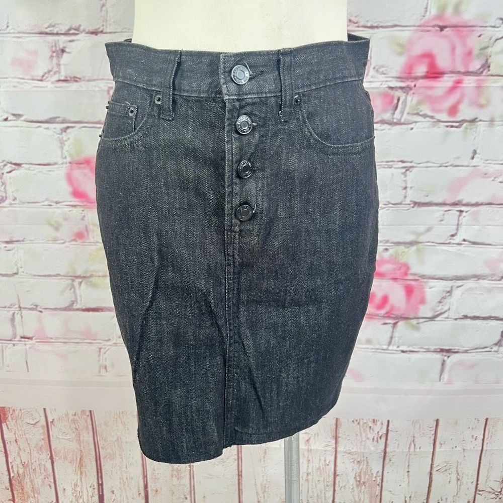 Gap black chambray denim button fly longer in back Jean skirt size 28 tall.